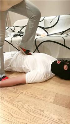 【丸子】鞭打/运动鞋全体重踩踏 JS241014-11