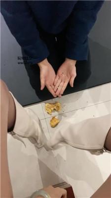 【织羊】长靴裸足碾压喂食 JS241014-29