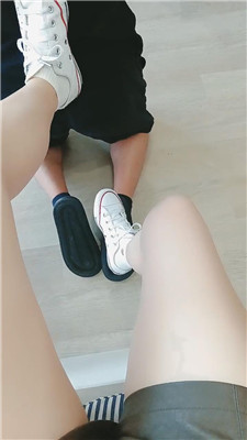 【陌初大人】帆布鞋白袜踩哥哥 JS241015-2