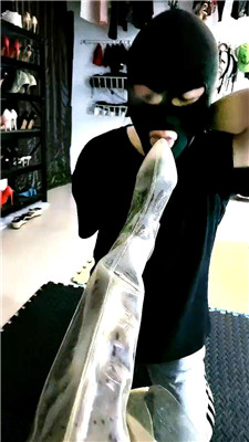 【五十度】手铐反绑/舔脏长靴/踩踏丝袜塞嘴 bf45893