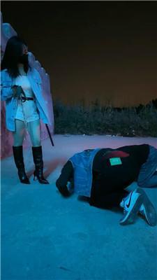 【辣姐】妹妹S-户外重度虐打踢踹兄弟奴 bf45934