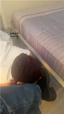 【兔兔大大】捂了一天的白袜脚羞辱 JS241019-7