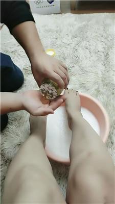 【御妈大大】下跪伺候沐足/抽耳光/喝洗脚奶 JS241023-38