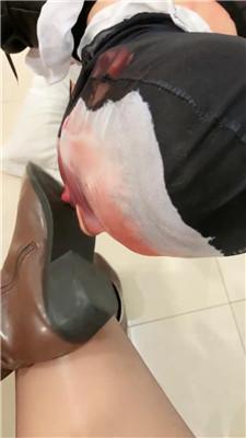 【若依】女仆变装-狗舌舔脏鞋底/踩踏/丝袜脚捂脸/灌圣水 bf46274