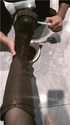 【芮兮】贱狗甘愿为主人刷鞋爱吃刷鞋水 JS241106-9