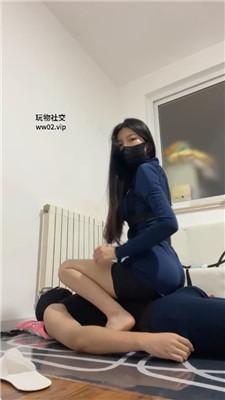 【梓晨大大】铁手铐捆绑-美腿全体重踩踏/藤条鞭打 bf46831