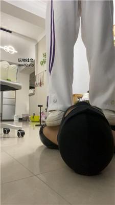 【艾黎】掐脖窒息/小白鞋棉袜踩虐/脚插嘴 bf47107