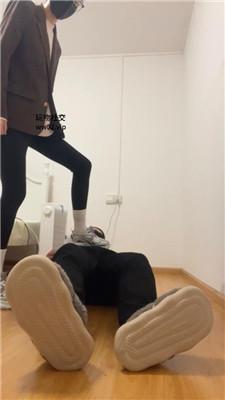 【KKsama】绞杀窒息/鞭打/强制闻运动鞋臭袜子 bf47065