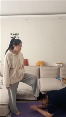 【埋汰】学生主周末让老师舔裸足 JS241118-1