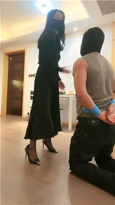 【绯闻王妃】高跟黑丝踩/转胯抽耳光/圣水淋浴 bf47210