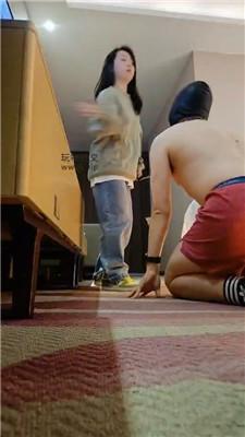 【上头姐妹团】学生小妹脏鞋踩虐哥哥 JS241125-28