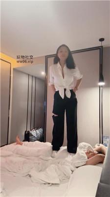 【栀子女王】吃袜子/棉袜踩踏/坐脸窒息 bf47832