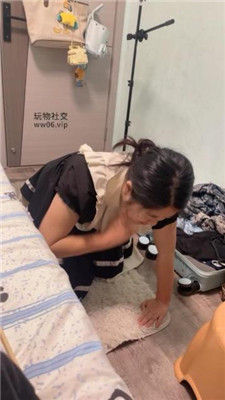 【白兔】高跟配棉袜让闺蜜犬舔 JS241209-17