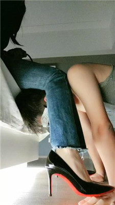 【喵酱紫】玉足深喉狂舔 JS241212-23