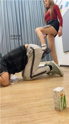 【欣瑶瑶主】掐乳/皮鞋白袜踩踏 bf48158