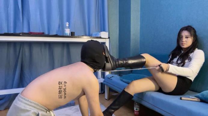 【小雨主人】鞭打/长靴踩/强制闻臭鞋/黑棉袜气味辱/强制圣水 JS241215-19