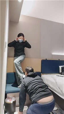 【上海汤圆】出来旅游-酒店白袜玩继父【上】    241214-5