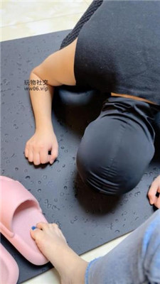 【安安sama】高跟凉鞋踩踏/近距离吮吸脚趾 JS241216-28