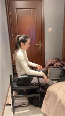 【伊未】脏运动鞋白袜脚底羞辱 JS241219-38