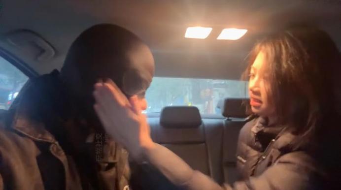 【素人挖掘机】车内调-皮鞋白袜配肉丝羞辱 JS241222-5