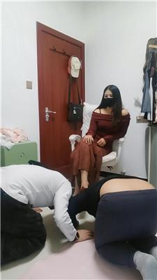 【心理学】兄弟奴抢着舔脚/重度鞭打耳光/转胯狗爬 JS241228-4