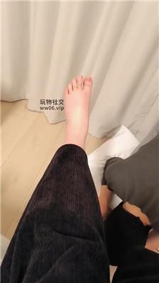 【拽拽】近距离恋足狂舔 JS241229-39