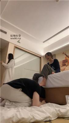 【白兔】捆绑肌肉男藤条鞭打恋足舔 bf48850