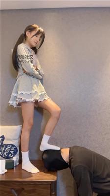 【狗哥】居高临下白袜脚玩虐 bf49102