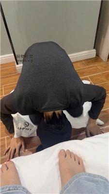 【小凤梨】转胯狗爬/恋足狂舔/牛仔裤坐脸 JS250110-6