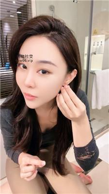 【夏芙】物化坐垫奴-坐狗背上化妆 JS250115-19