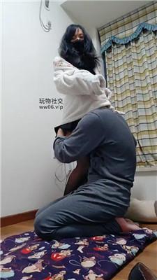 【思纯】性感黑丝美腿蹂躏踩 bf49681