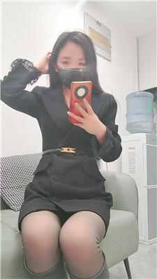 【鱼主】长靴黑丝踩虐羞辱-赏赐圣水 JS250210-1