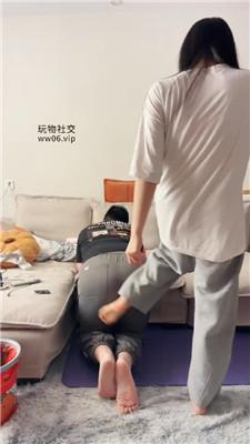 【埋汰】美足踩虐废物家奴 JS250217-8