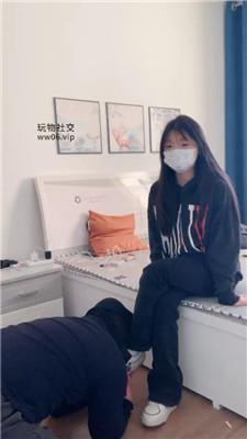 【泡泡】白袜素人体验SM的快感【上】 JS250217-18