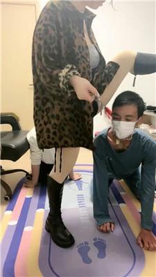 【薇薇】长靴踩虐/骑马狗爬/鞭打/囚禁狗笼 bf50510