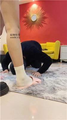 【小凤梨】磕头求做纹身小妹的脚奴 JS250220-32