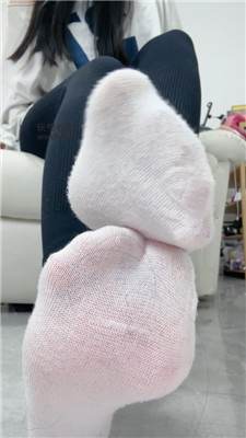 【酥麻麻】瑜伽裤白袜裸足    250219-19