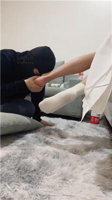 【困困】白袜玉足恋足舔 JS250223-9