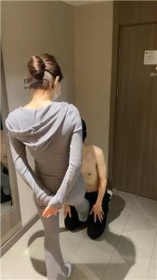 【cici情侣主】约会回家原味鞋袜踩绿帽 bf51081