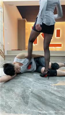 【麋鹿银儿】高跟踢/踩踏脚耳光/骑马 bf51180