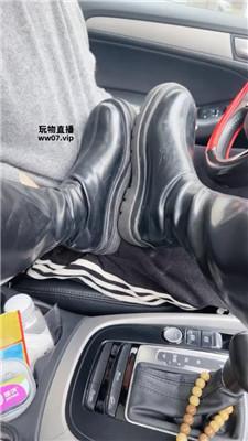 【苏儿】长靴白袜挑逗司机狗 JS250312-6