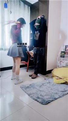 【女王大人】白袜脚踩虐下贱家奴 JS250312-9