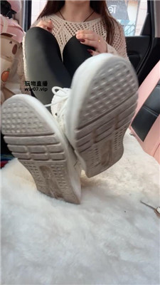 【思si】进来伺候妈妈在车上做    250311-17