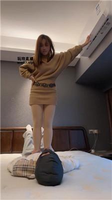 【肉肉sama】肉丝美腿踩虐 bf51414