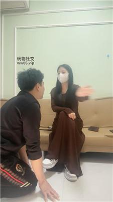 【刘二狗】素人S-脏鞋踩踏喂食/揪耳朵 JS250321-9