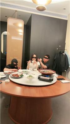 【辣姐】饭店玩双狗/靴底喂食 bf51617