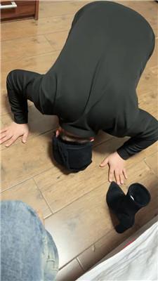 【曼欲】下跪舔臭脚/骑马狗爬 JS250323-42