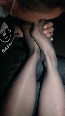 【温蒂】深夜黑丝酸臭脚舔 JS250418-3