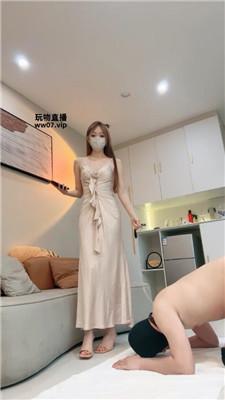 【楚楚】长裙女神玉足狂舔 bf53118