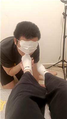 【鑫鑫情侣主】沉浸式-舔脏鞋臭脚【完整版】 JS250521-18